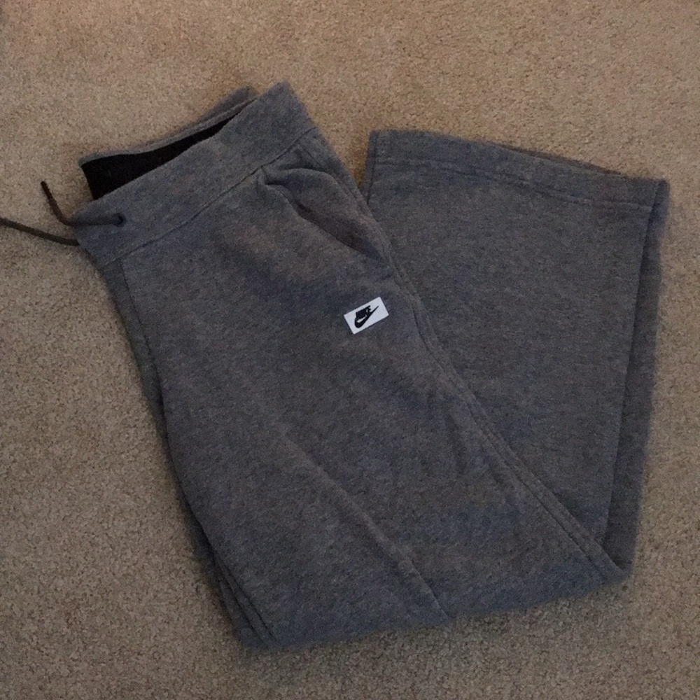 Gray Nike sweat pants! Size small